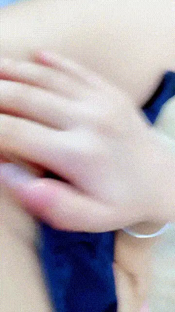 合法萝莉 逼逼粉嫩的纯情小妹全程露脸大秀直播无毛白虎很是性感【2+1031MB】