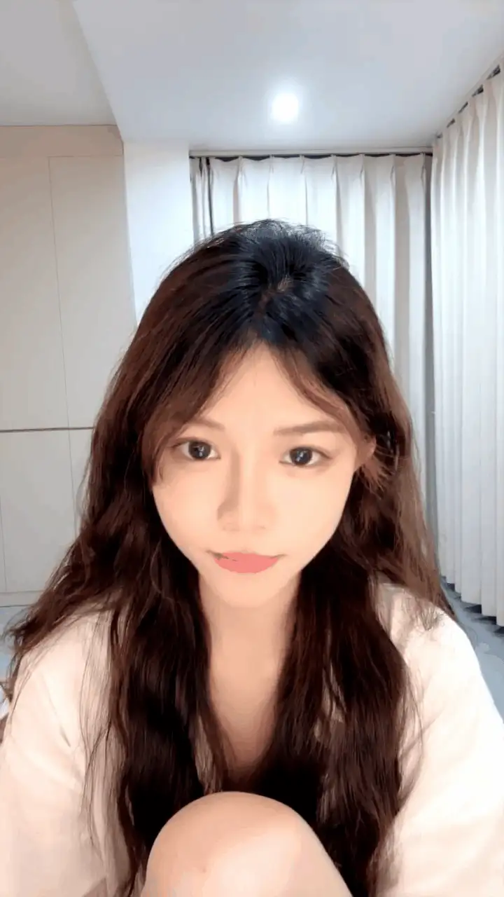 国产主播 [咪咪酱]女神级别美女 下海直播自慰跳蛋塞逼最新直播【6v+4.62g】