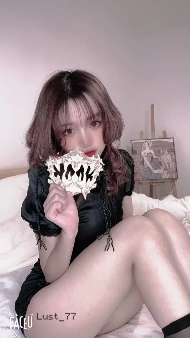 国产coser 柒柒要乖哦-辣妹旗袍_[46P+1V-188MB]【46P1V+188M】