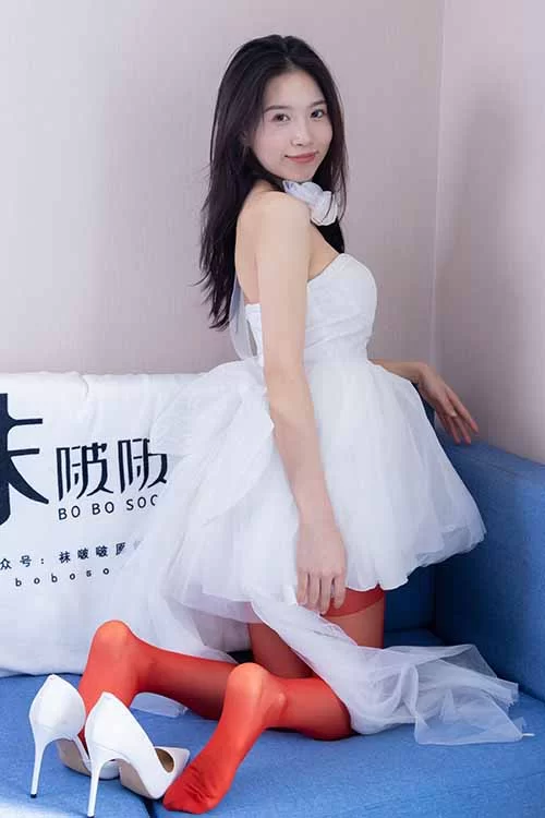 美腿/足控 袜啵啵-芝士-高跟鞋、黑丝红丝超短裙[169P-1V-1.6G百度网盘]【169p1v+1.6G】