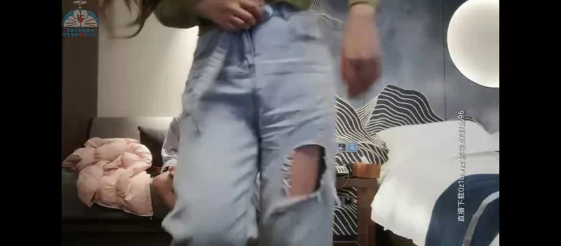 福利姬 约了个丰满大奶妹TP啪啪，换上连体网袜口交舔蛋后入猛操骑乘【1v+900m】