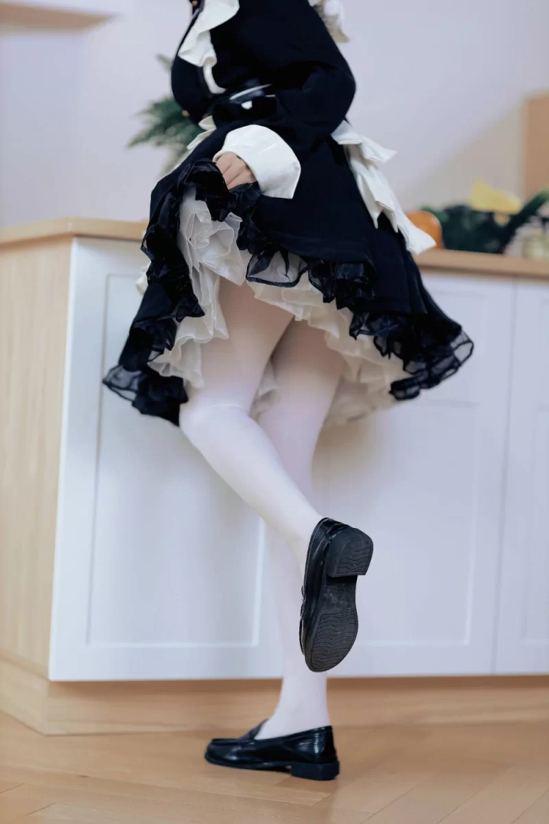 国产coser 洛桑w伊梓  女仆日记Ⅲ[28P 321.9M]【28P+321M】