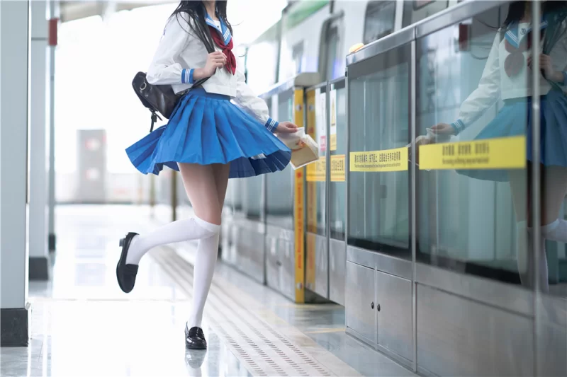 唯美写真 桜桃喵 - 地铁JK[33P-301M][百度云]【33p+301m】