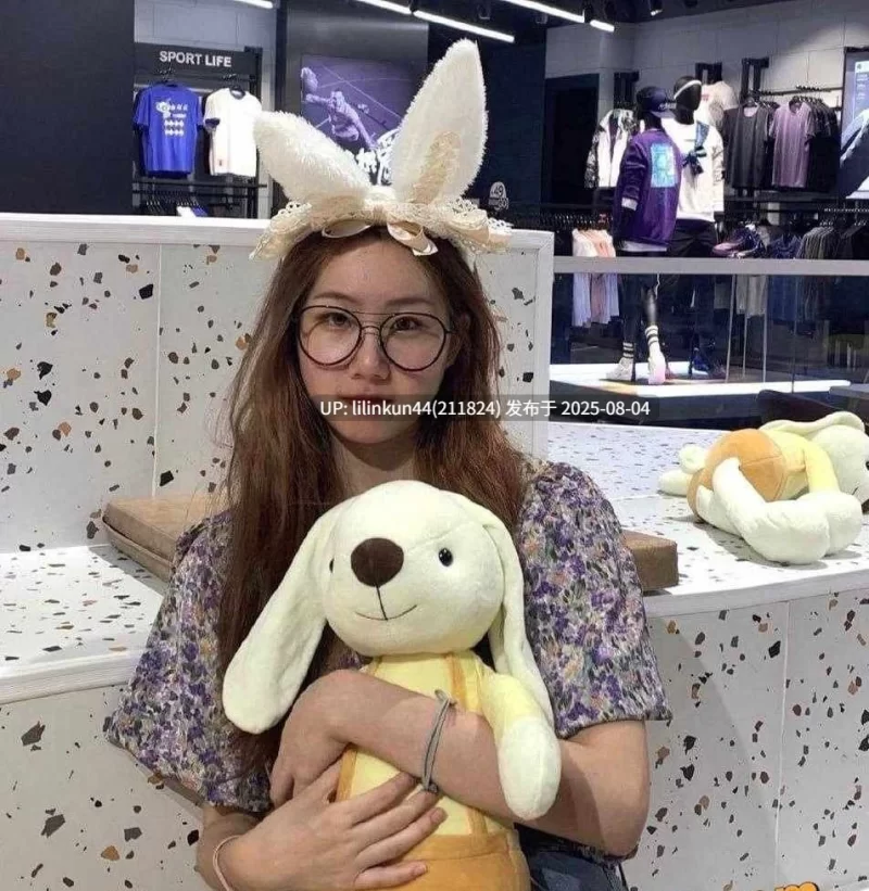自拍 清纯学生妹用身体帮炮友过生日 唱完生日快乐歌就直接开始 真是个董事的小母狗！【1+70m】