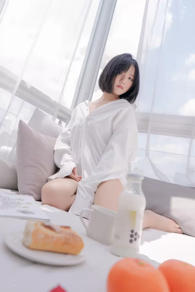 日韩coser Messie Huang Boyfriend's shirt [26P-60MB]【26P+60M】