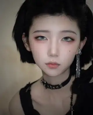 明星换脸 [Maka AI]西瓜冰？人前女神，人后母狗！【15p1v+40.3M】