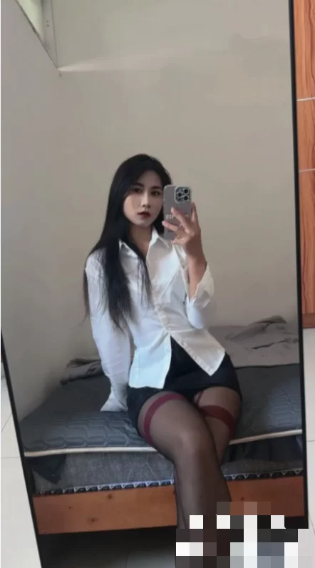 福利姬 Fansly极品御姐[andmlove]黑丝高跟女仆装 踩踏调教后被疯【1+680M】