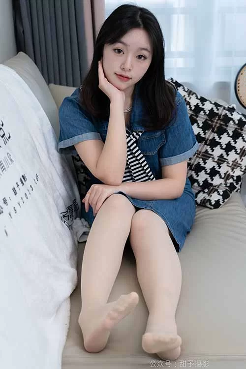 美腿/足控 甜予摄影-小葵-牛仔裙白棉袜、薄肉丝【130p1v+1.8g】