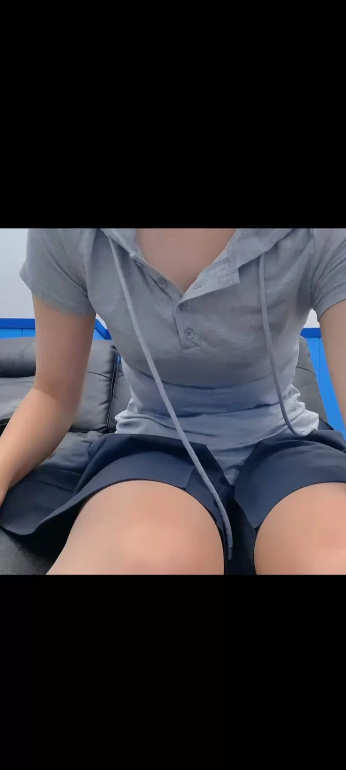 福利姬 应该是定制的自慰妹子，分享一下，求关键词【16v+1g】