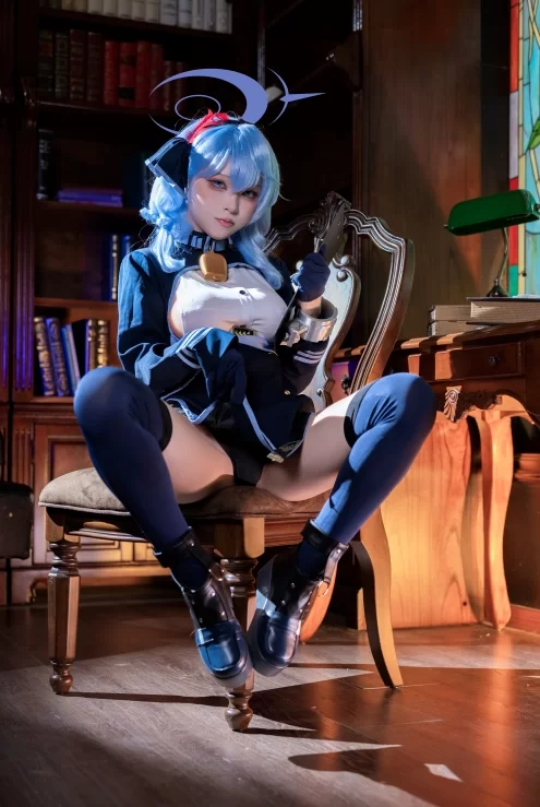 国产coser 矢量鱼 - 《蔚蓝档案》 天雨亚子  30P-325M【30P+325M】