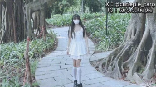 自拍 新晋网黄女神『小巧芋艿taro』邻家小妹清纯连衣裙 对白淫【合集+1.6G】