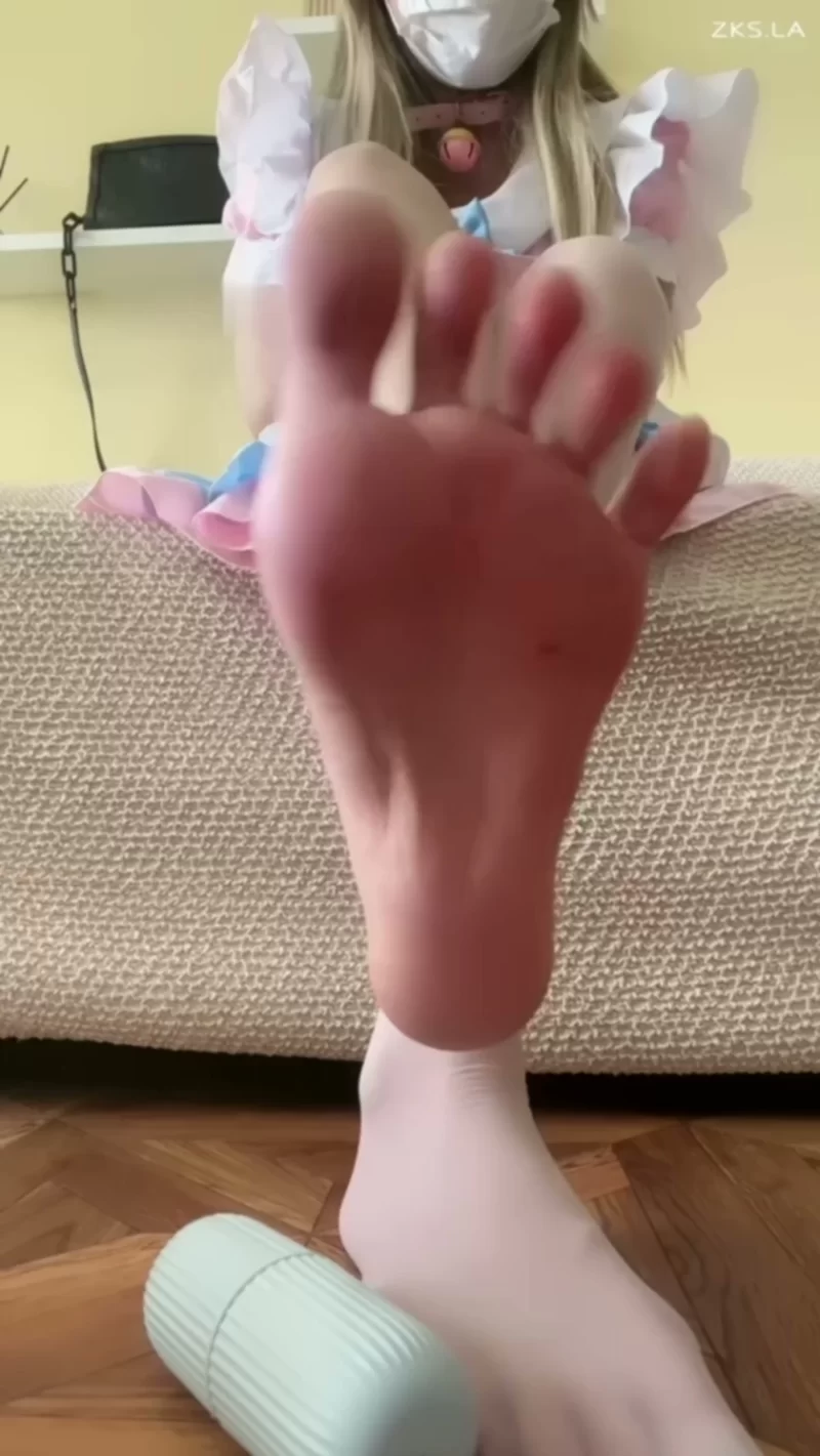 美腿/足控 观音大人 - 肉丝 女仆装 羞辱 红绿灯 撸管指挥 模拟足交【1V+1.21GB】