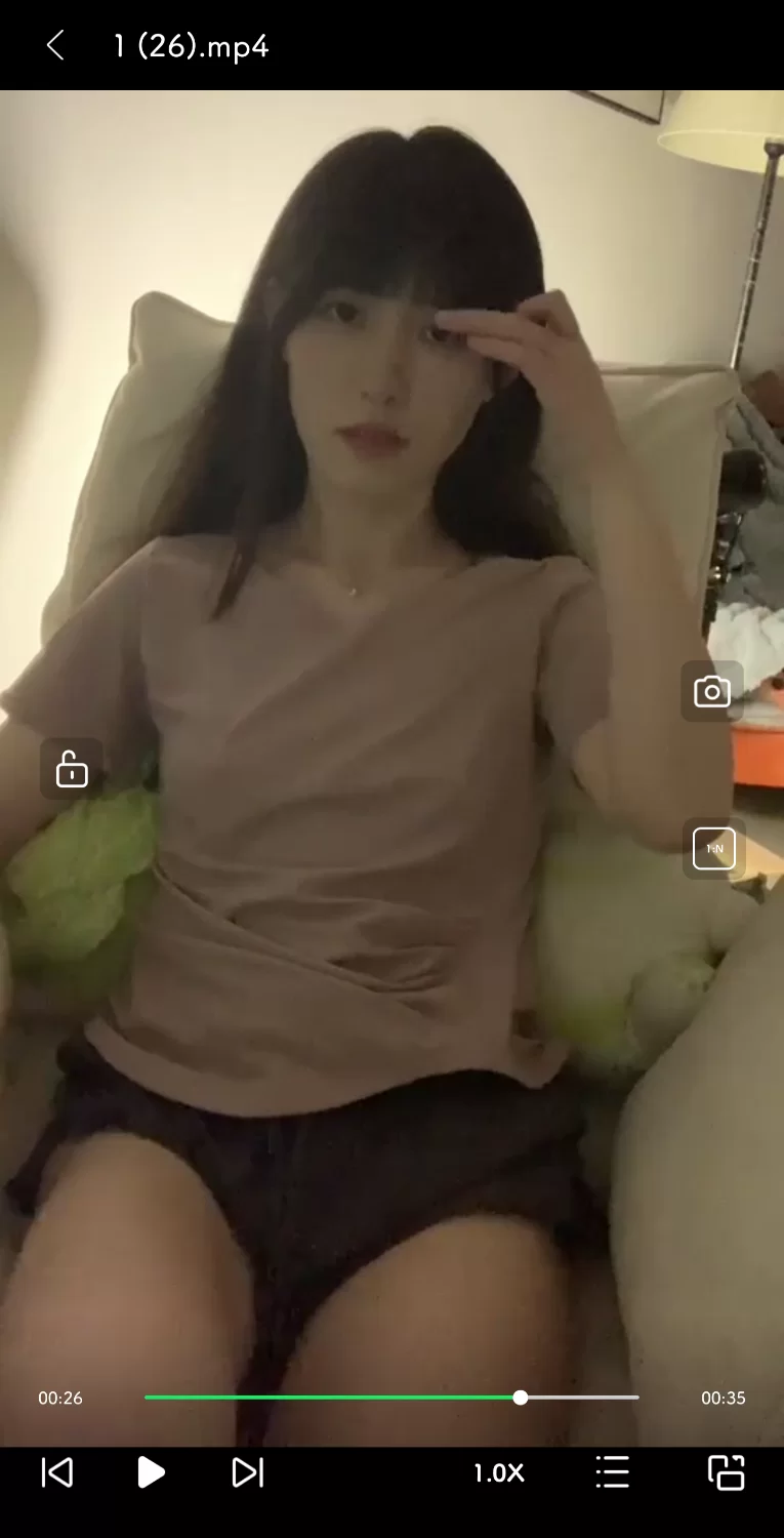 合法萝莉 [果果]可爱性感的女孩子，初恋的感觉【30v+821.2MB】