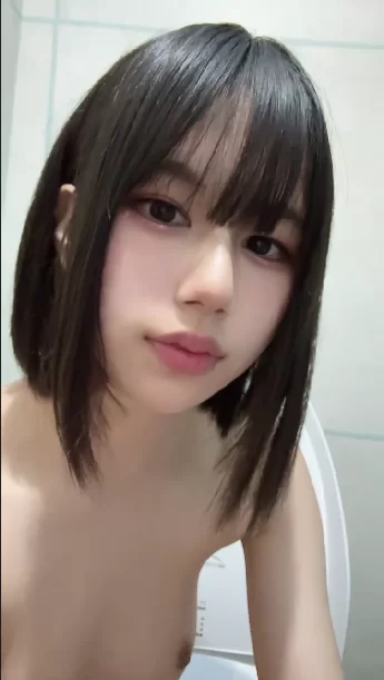 美女御姐 高颜值短发樱花妹清纯可爱美少女，在宿舍里涩涩自慰【1+500M】
