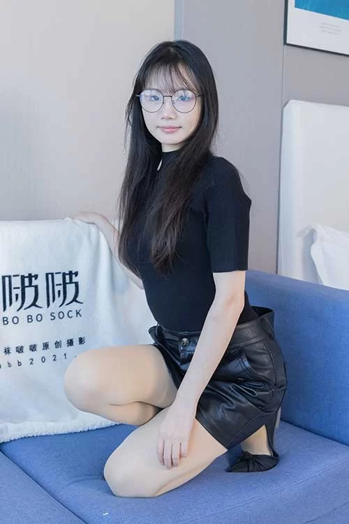 美腿/足控 袜啵啵-甜甜圈-平底鞋厚肉丝、瑜伽动作、踩奶油泡芙剧情【140p1v+1.5g】