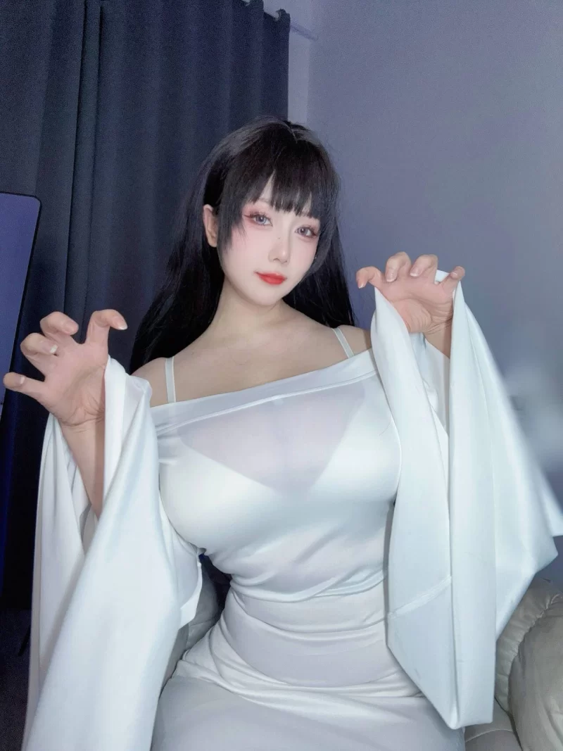 高颜值美女 末夜787 - 可爱捣蛋鬼 绝命幽灵娘【25P6V+344M】