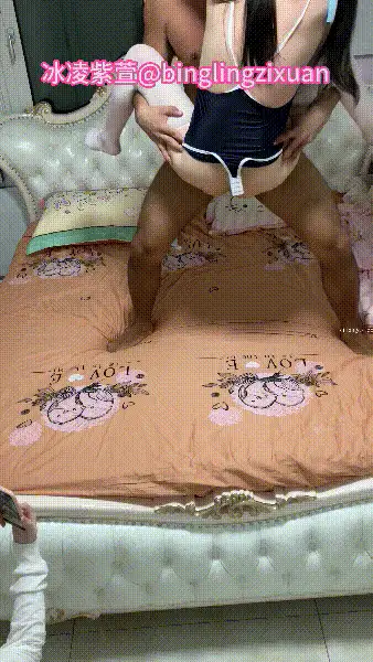 自拍 媚黑萝莉人妻[冰凌紫萱]VS巴西公牛三脚架视角19分钟【1v+2.5G】