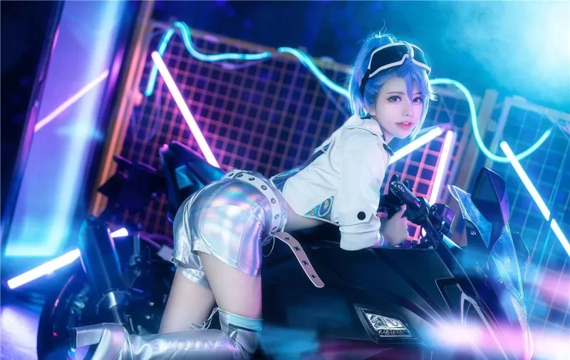 国产coser 六二二同学写真合集【npv+1.95g】