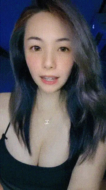 美女御姐 钢管舞宝贝小飘飘激情大秀脱衣艳舞诱惑狼友，骚逼水多【2+2480MB】