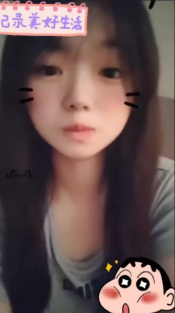 合法萝莉 童颜巨乳清纯少女自拍，白花花的大奶子，无毛的小肉鲍【1+400M】
