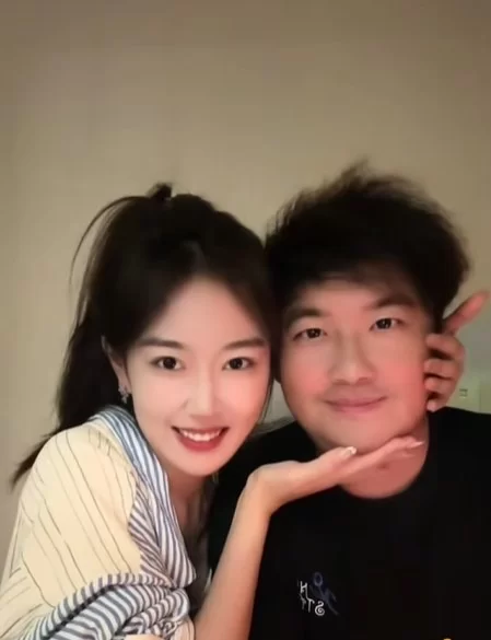 自拍 北京富哥曝光 太原师范大学11w粉丝网红 蛋挞儿 断崖式分手加无缝衔接新的金主！【1+20m】