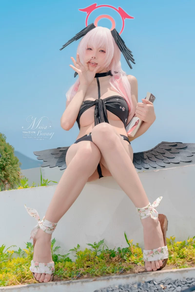 国产coser Yiko湿润兔  『下江小春 泳装』【95p2v+2.5G】