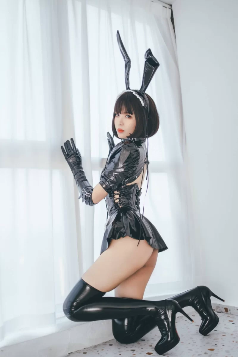 国产coser 轩萧学姐 兔女郎女仆 [52P1V-517MB]【52P1V+517M】