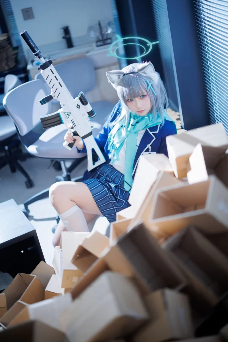 国产coser lunananya  砂狼白子 [16P 131.28 MB]【16P+131M】