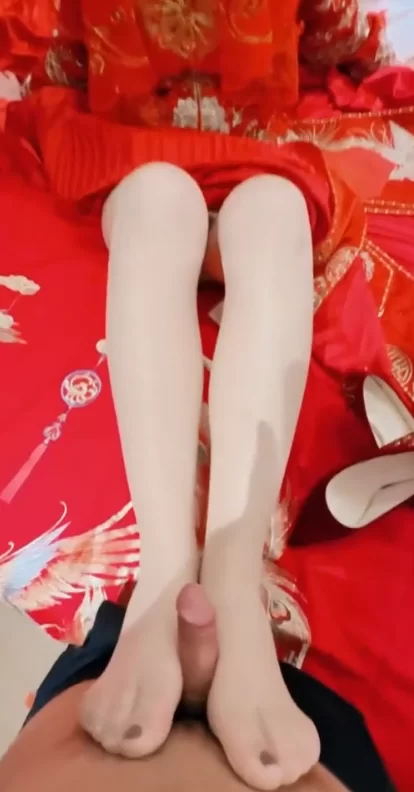 其他 洞房花烛夜前夕提前替新郎中出 内射新娘【1v+1.32g】