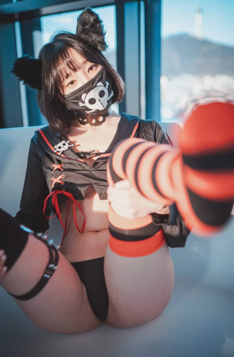 日韩coser DJAWA Photo Kang In-kyung (강인경) “Masked Pirate” [41P 512MB]【41P+512M】