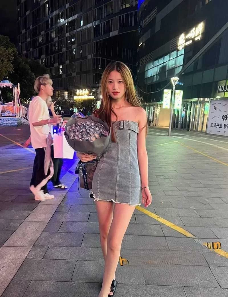 自拍 北大超美女高材生不雅视频流出 被男友花式开发小骚穴 各种调教视频流出，被内射【1+260m】