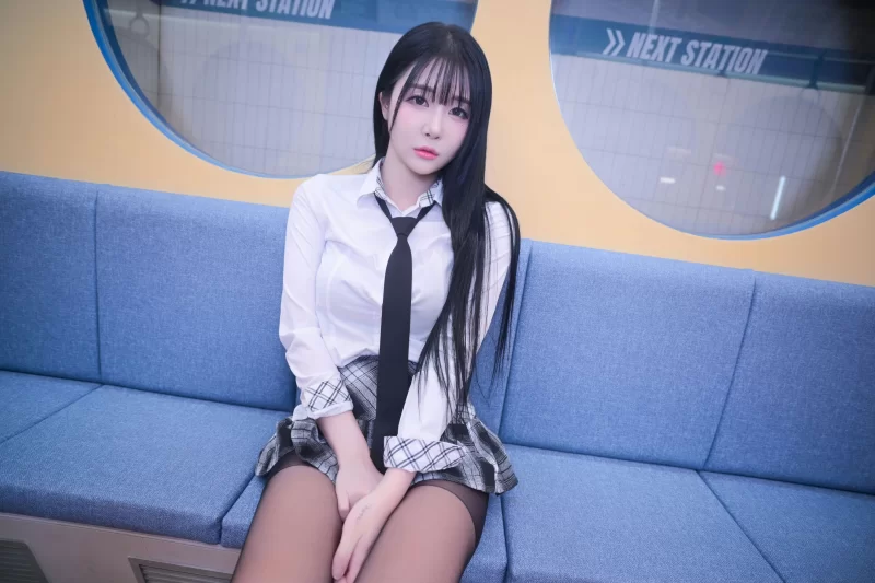 日韩模特 Bomi (보미) NO.118 Schoolgirl In The Subway [101P-1.44GB]【101P+1.44GB】