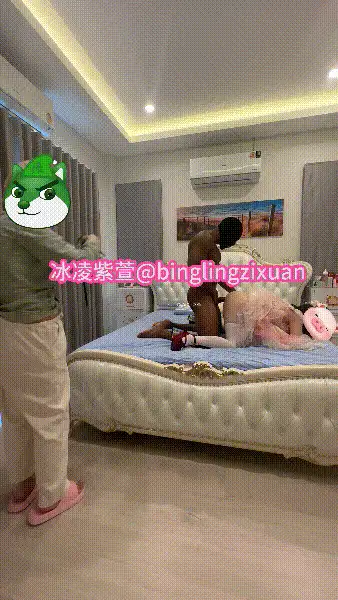 绿帽&换妻 极品媚黑萝莉人妻[冰凌紫萱]大战大老黑第三视角【1V+3.2G】