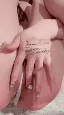 福利姬 超嫩小母狗嫩妹『呆呆(小粉馒头)』被大鸡巴爸爸拽着双马【1+1.3G】
