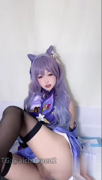 Cosplay 高颜值极品COS福利姬 假屌深插嫩穴淫水直流大尺度自慰流出【1+700M】