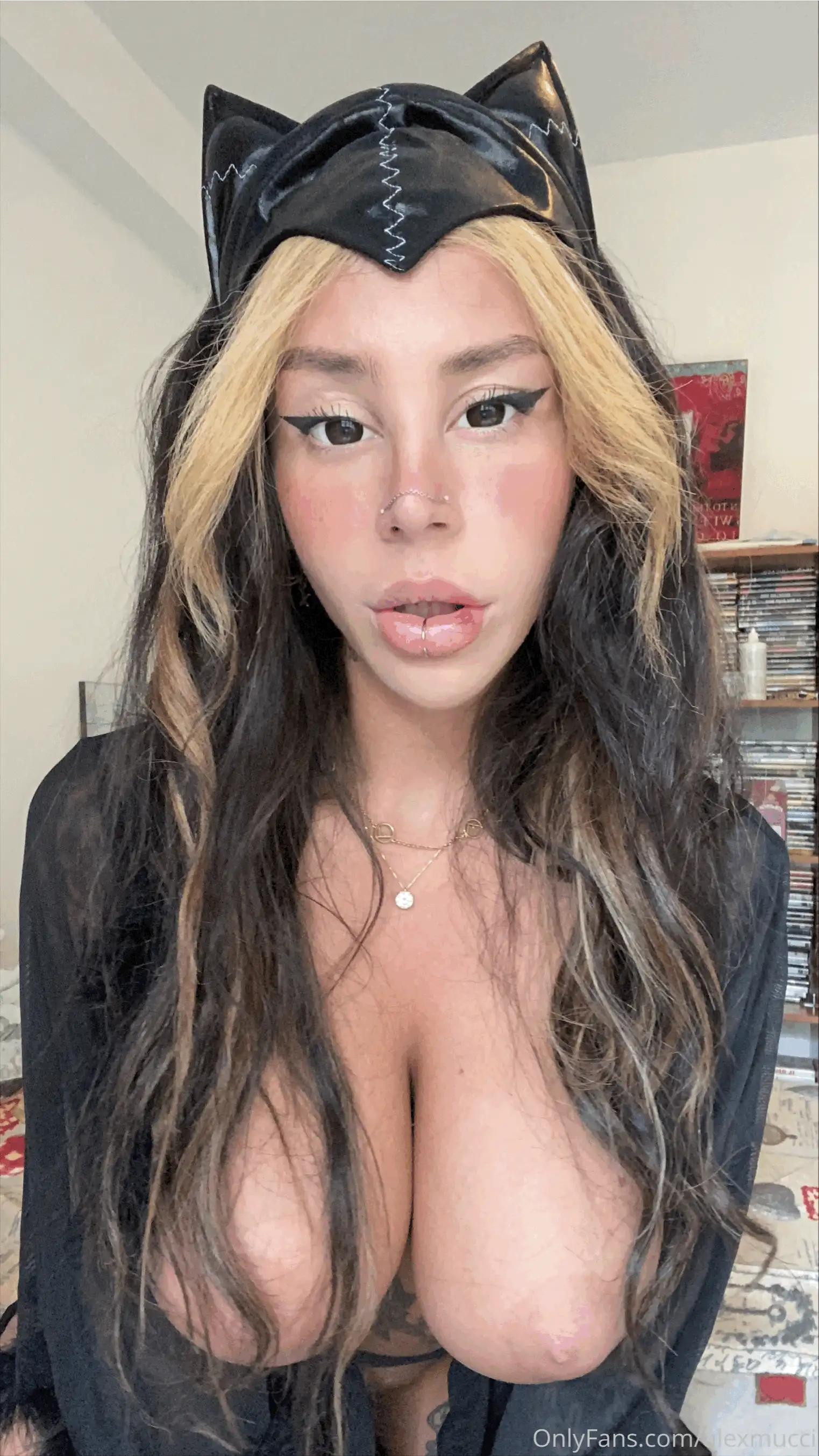 合集 [福利]工科出身的网红女神模特AlexMucci，桃子奶惹人喜！【650V，590P+17G】
