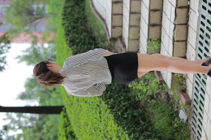 美女御姐 超性感和青春活力的大学老师【都是高清照片和视频+6.2G】
