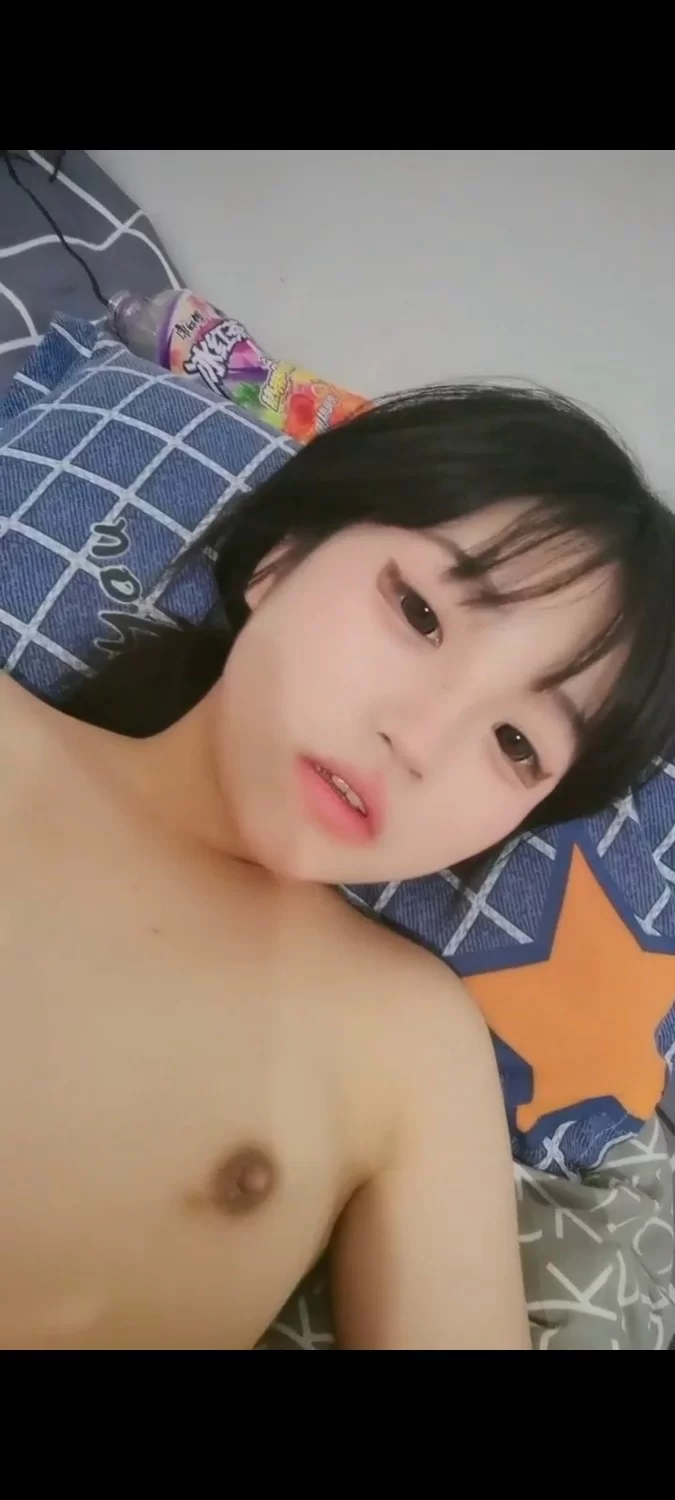 自拍 极品学生妹[小月月]【6v+3.1G】