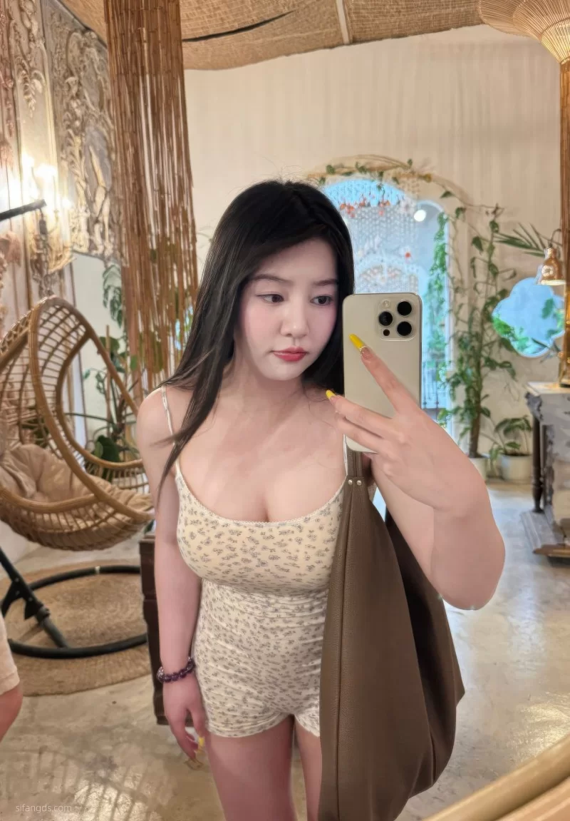 美女御姐 网红外围小苍老师(莎乐美)最新私密群门槛福利【487P28V+582MB】