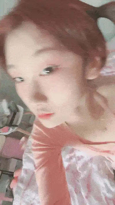合法萝莉 贫乳苗条妹妹一头红发扎起双马尾翘起屁股对着镜头多毛【2+1335MB】