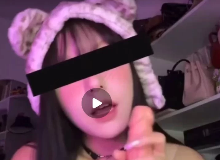 自拍 最新！抖音36w粉丝的网红冯钰儿被榜一曝光了露脸【5V+241MB】