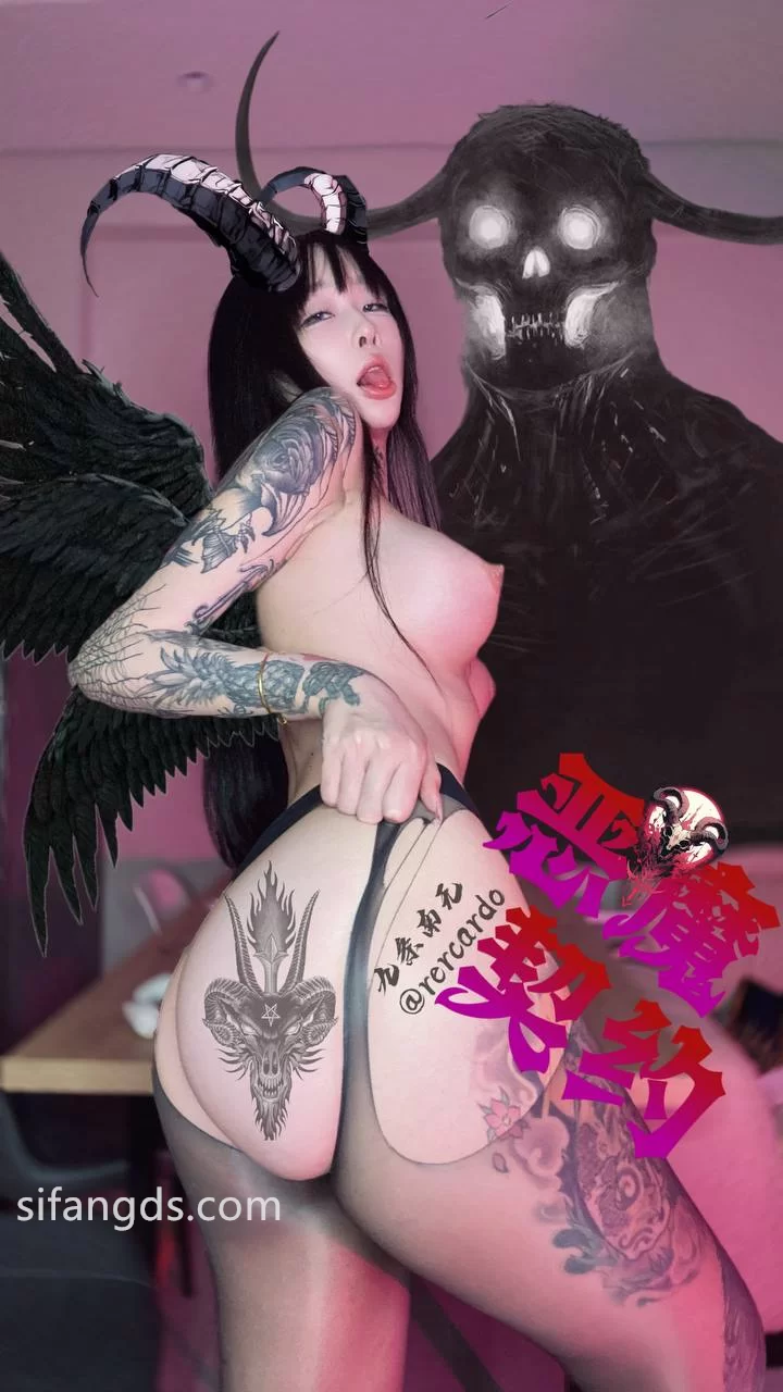 合集 抖音25年2月流出合集 各种骚舞裸舞~顶胯抖臀~掰穴自慰【2019v+42G】