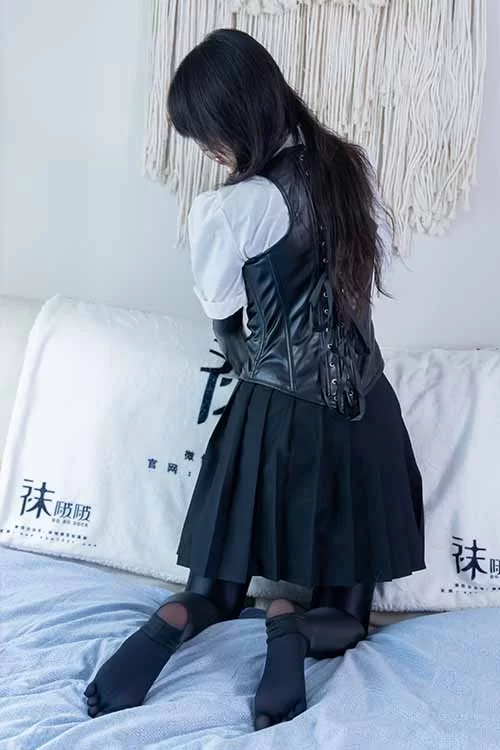 美腿/足控 袜啵啵-奶油-高跟长靴、厚黑丝五指袜、踩脚裤裤里丝【150p1v+1.6g】