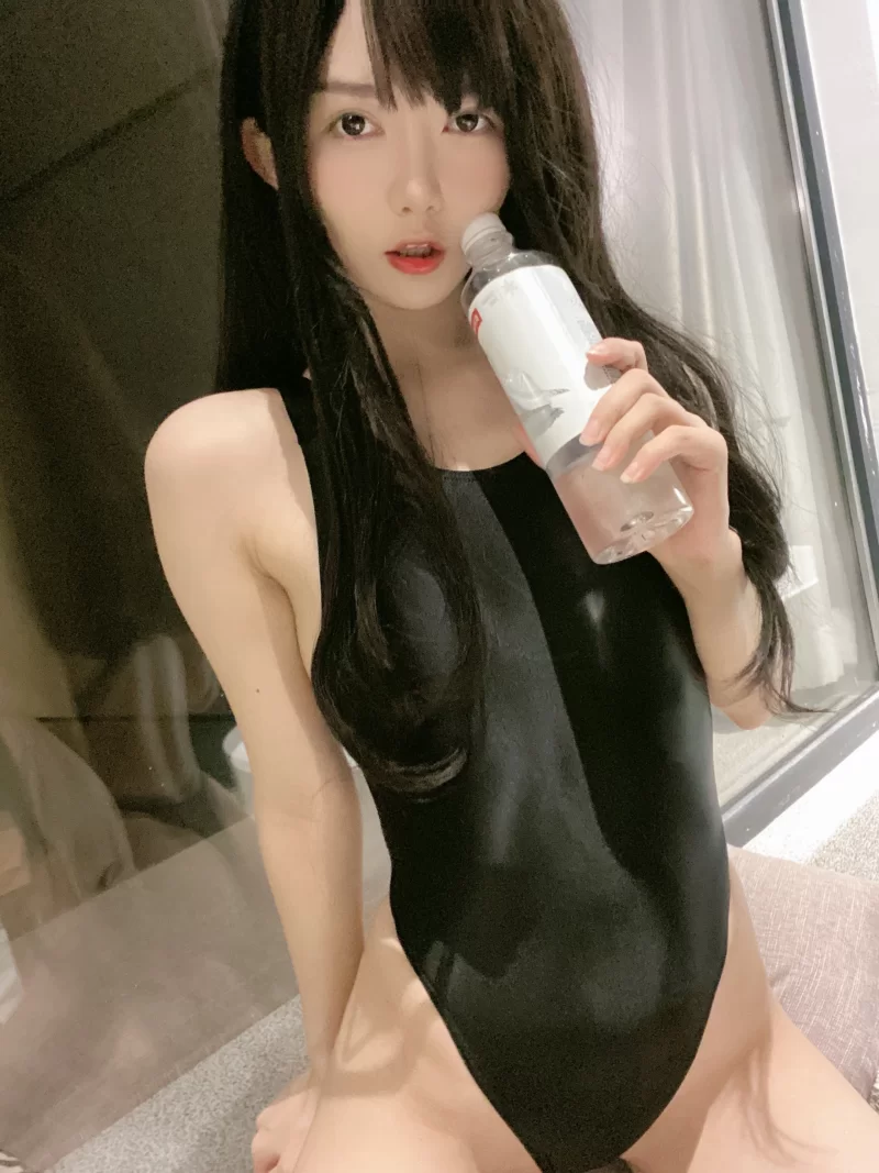 自拍 清纯颜coser[51酱]可盐可甜的高颜值coser合集[574P+32V]【574P+32V+3.23G】