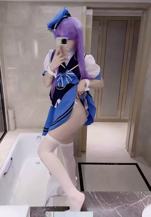 自拍 极品骚萝母狗cos露逼，好像还是个女大【nvnp+3g】