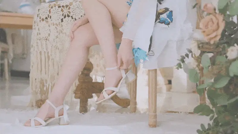 美腿/足控 Seele麦麦_夏雪铃兰物语 [35P+8V]【35P+8V+2.1g】