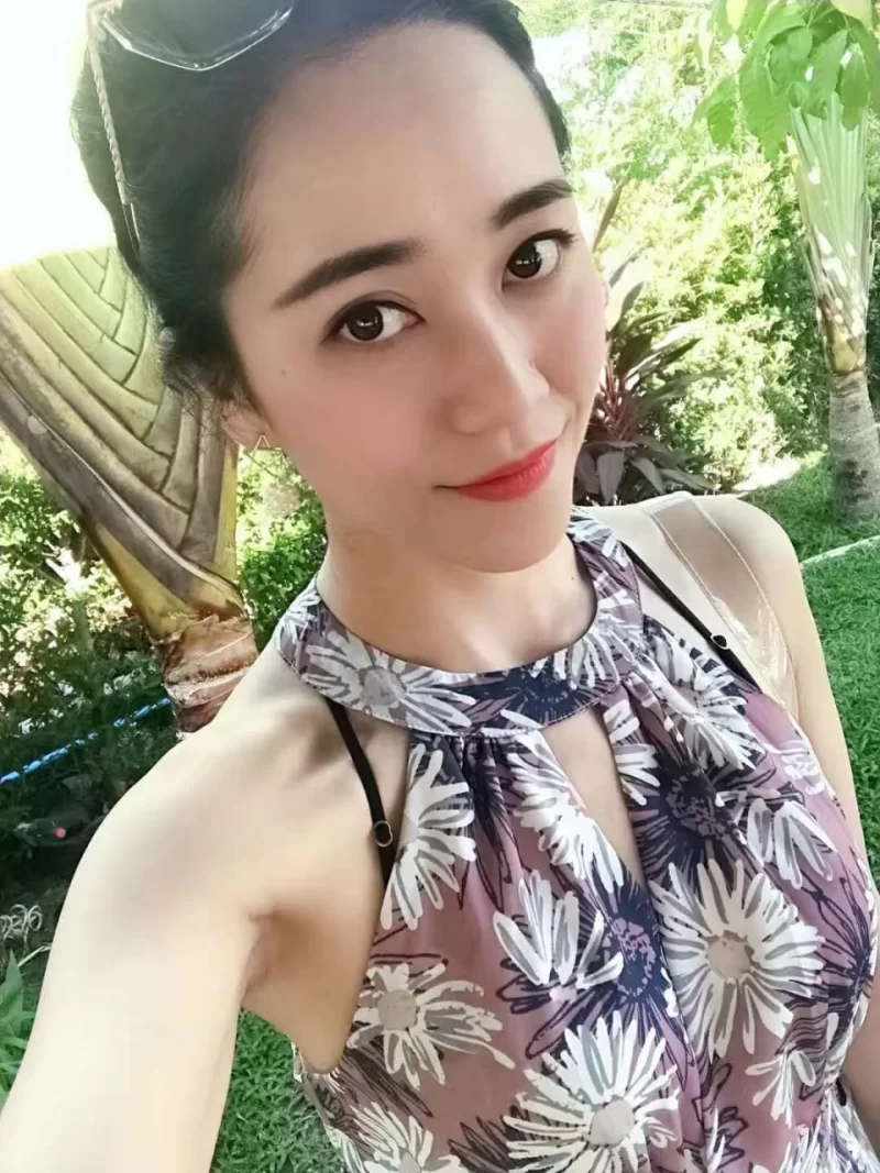 美女御姐 某房地产公司销售员[赵小姐]与男友居家日常 性爱视图【11V33P+1.7G】