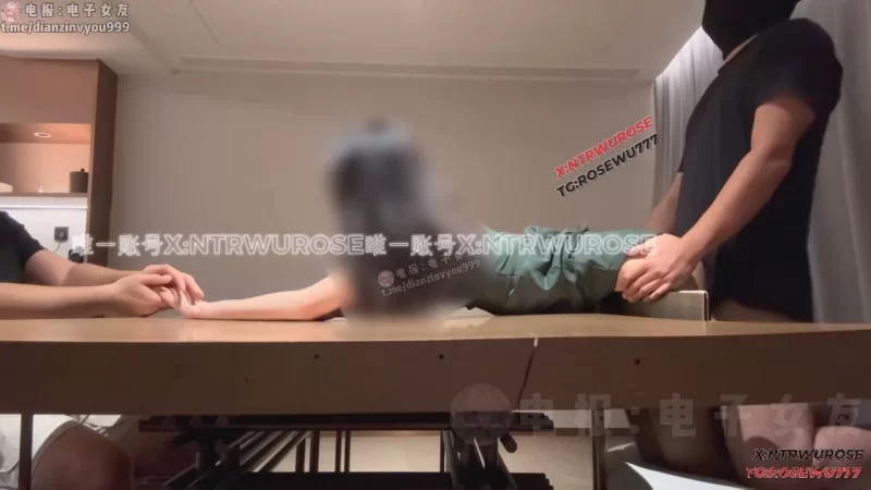 自拍 ROSEWU  [NTR人妻系列]双人之约， 淫妻化身单男和老公的【1+300M】