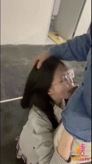 美女御姐 眼镜反差小母狗，真实大学抖M的性爱调教，甘愿做金主的【1v+300m】