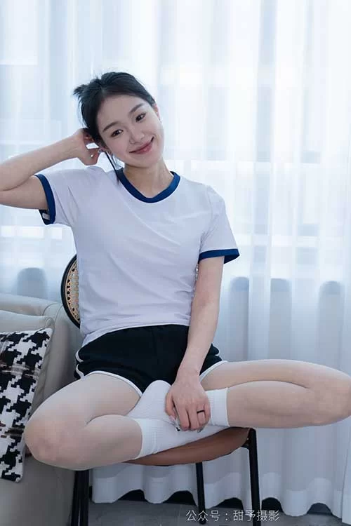 美腿/足控 甜予摄影-咻咻-板鞋、热裤白棉袜肉丝【130p1v+1.7G】